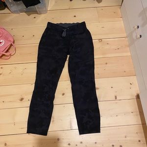 Women’s Lululemon On the Fly 7/8 pants